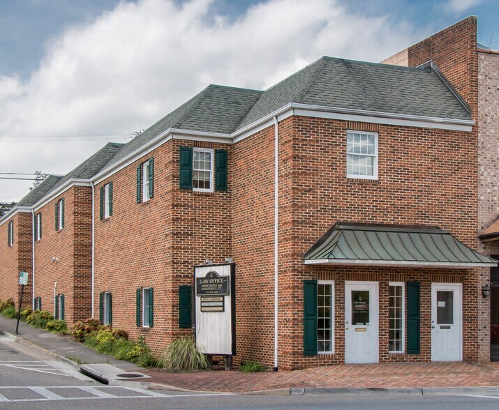 329 W Main St, Abingdon, VA à vendre - Photo principale – Image 1 sur 12