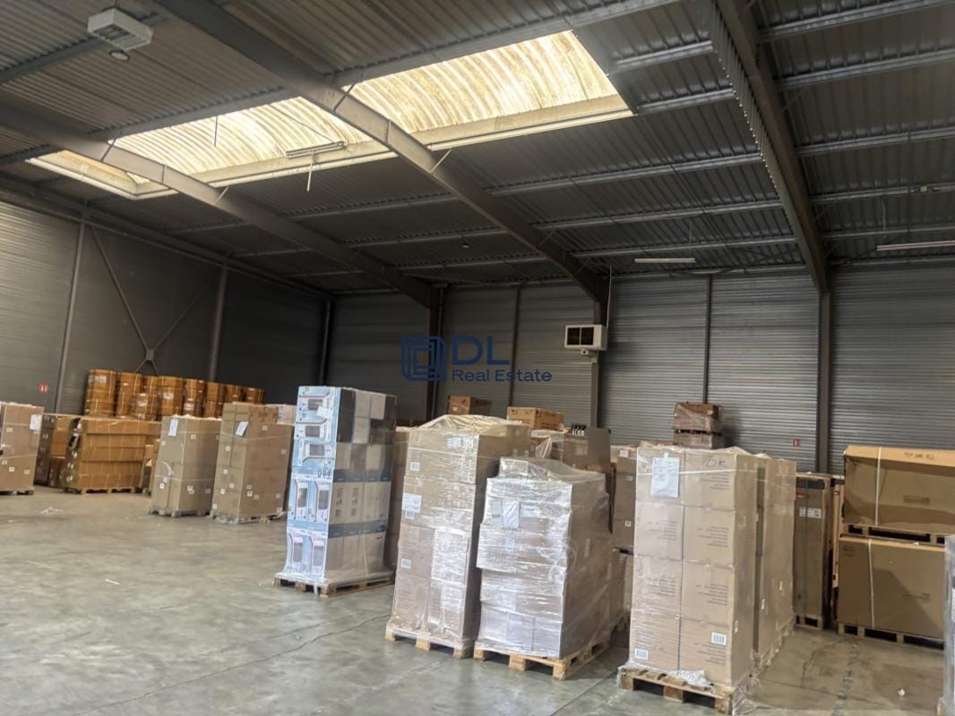 Industriel/Logistique dans Santeny à vendre Photo intérieure– Image 1 sur 14