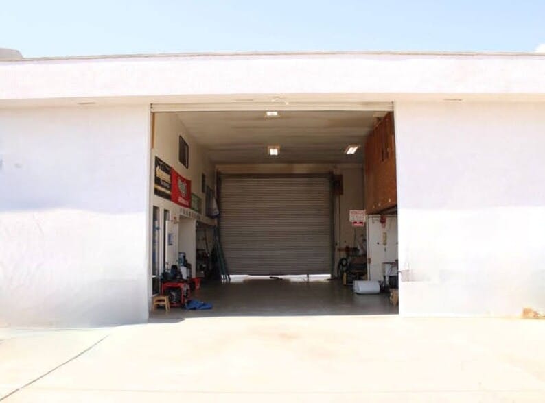 7026 Xavier Ave, California City, CA à vendre - Photo de l’immeuble – Image 3 sur 16