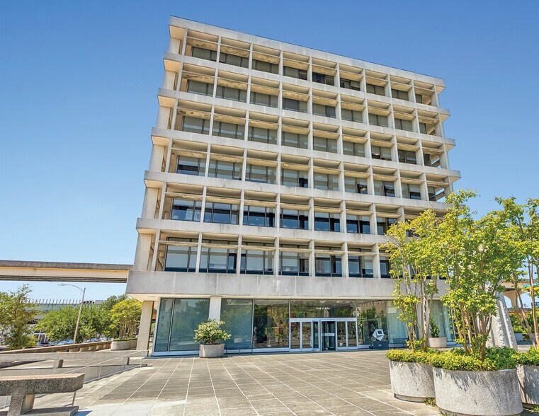 1055 Saint Charles Ave, New Orleans, LA à vendre - Photo de l’immeuble – Image 2 sur 9