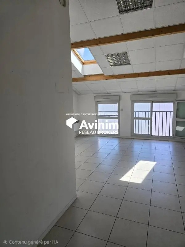 Bureau dans Saint-Brice-sous-Forêt à louer Photo intérieure– Image 1 sur 4