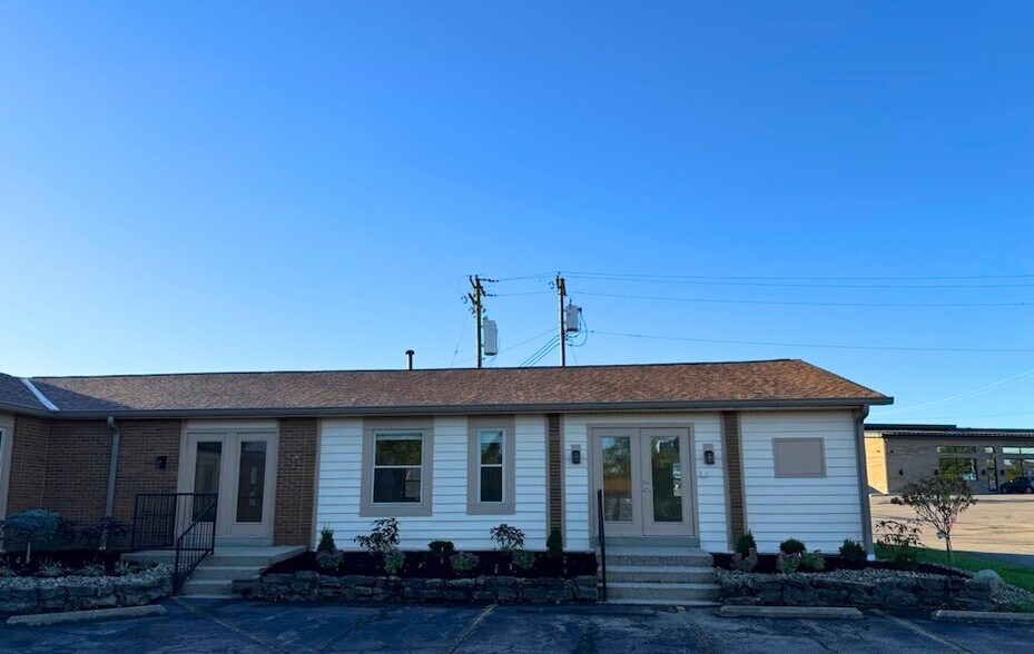9280 Plainfield Rd, Blue Ash, OH à louer - Photo de l’immeuble – Image 2 sur 17