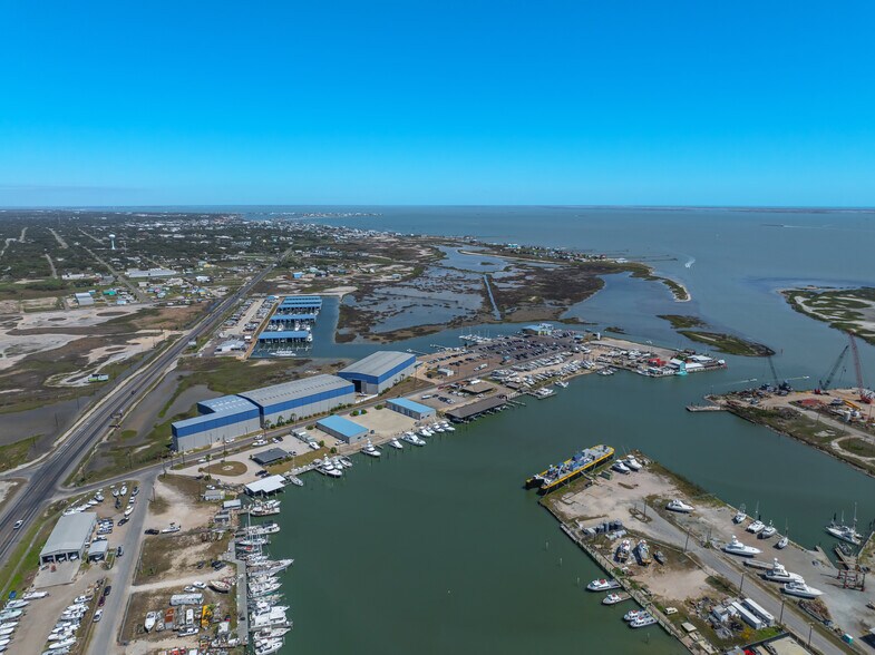121 Cove Hbr N, Rockport, TX à vendre - Aérien – Image 2 sur 6