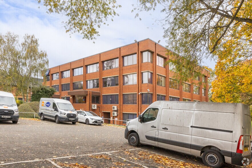 Pyramid Close, Northampton à vendre - Photo principale – Image 1 sur 16