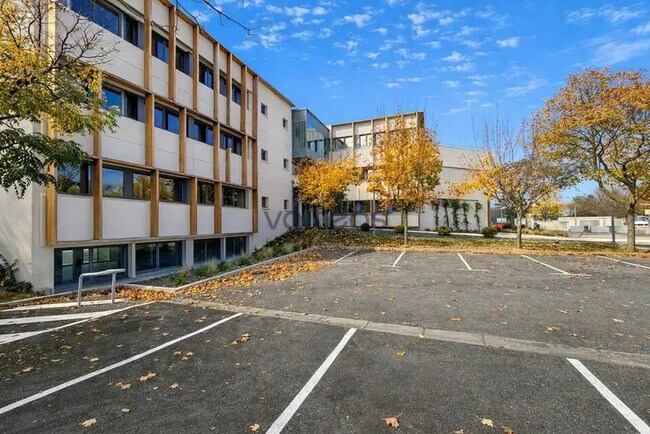 Plus de détails pour 35 Avenue De L'Escadrille Normandie-Niemen, Blagnac - Bureau à louer