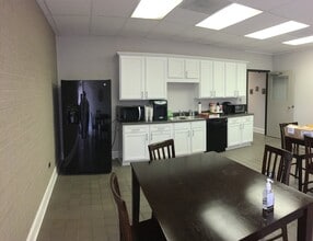 1627 Navaho Dr, Raleigh, NC à louer Photo intérieure– Image 2 sur 3