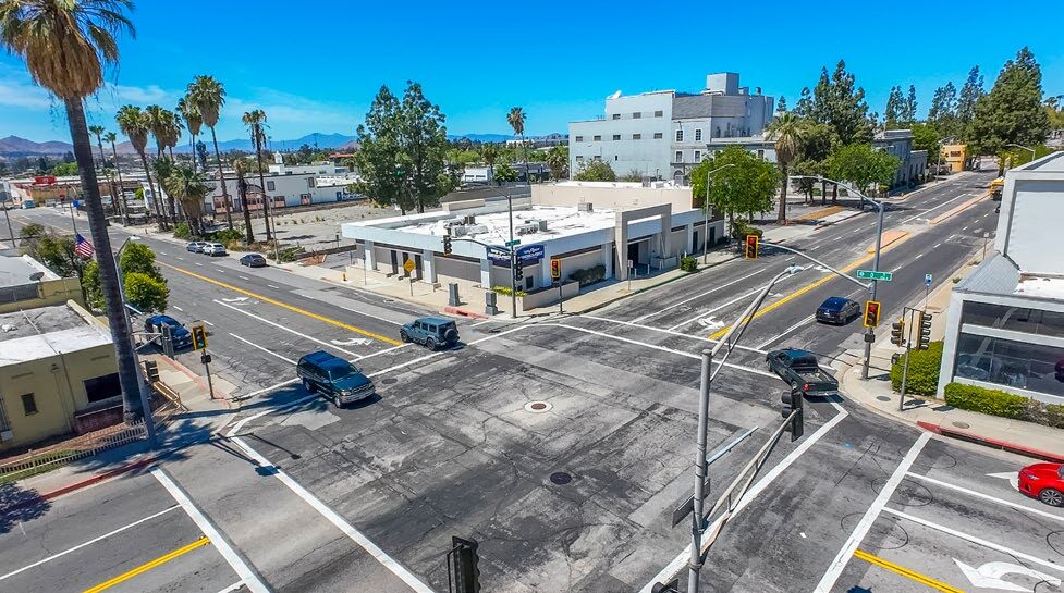 401 W 2nd St, San Bernardino, CA à vendre - Photo de l’immeuble – Image 2 sur 5