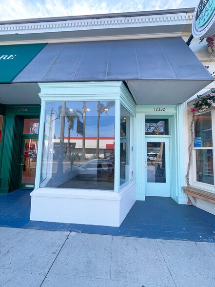 12324-12336 Ventura Blvd, Studio City, CA à louer - Photo de l’immeuble – Image 2 sur 8