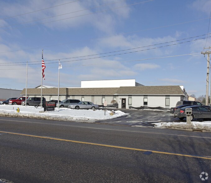 400 McCormick Dr, Lapeer, MI à louer - Photo de l’immeuble – Image 1 sur 6
