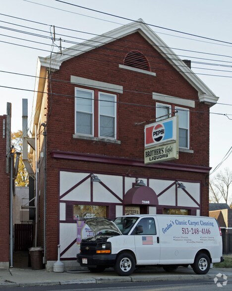 7208 Montgomery Rd, Cincinnati, OH à vendre - Photo de l’immeuble – Image 2 sur 3