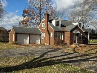 Plus de détails pour 374 Niles Cortland Rd SE, Warren, OH - Spécialisé à vendre