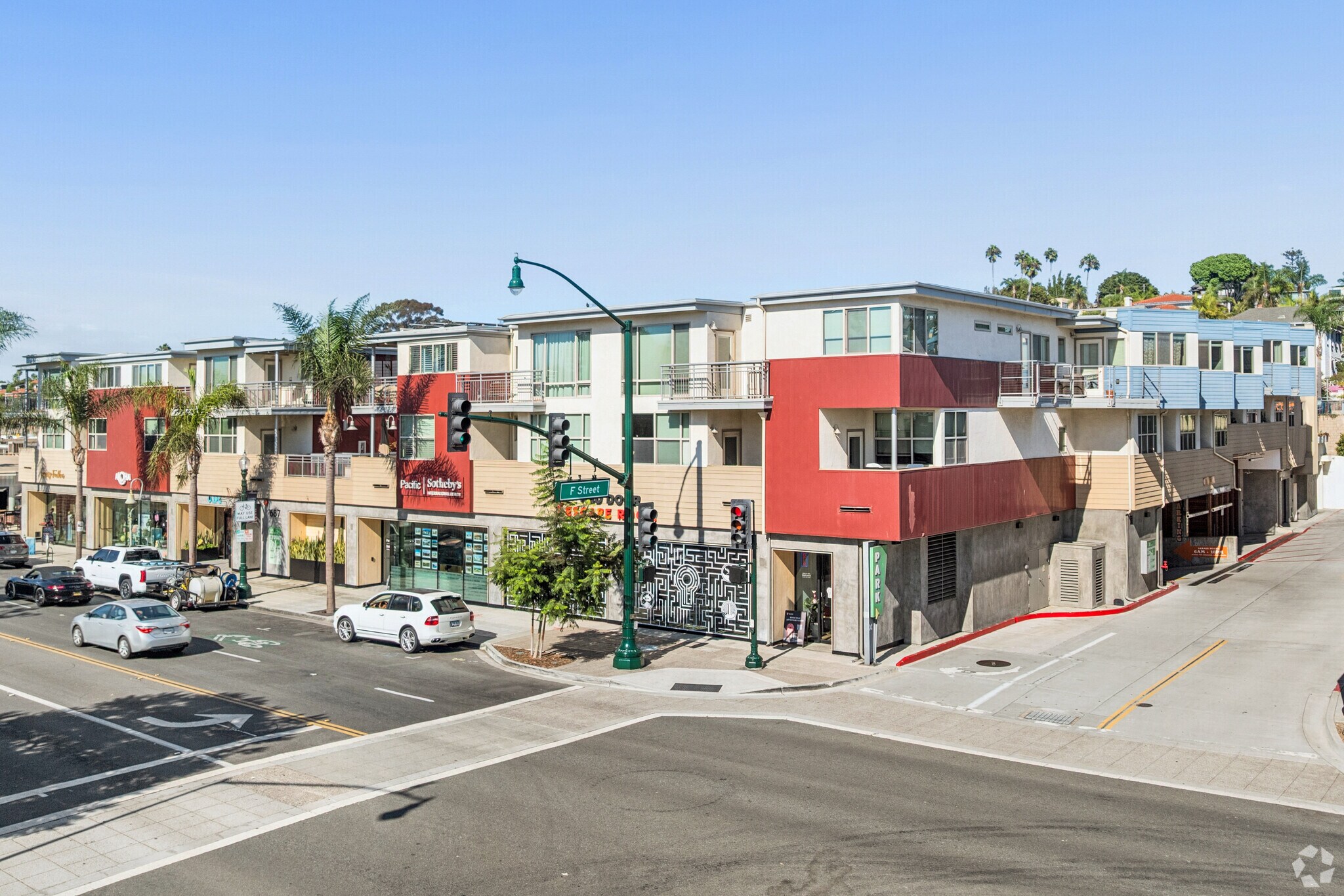 687 S Coast Hwy 101, Encinitas, CA à louer Photo principale– Image 1 sur 17