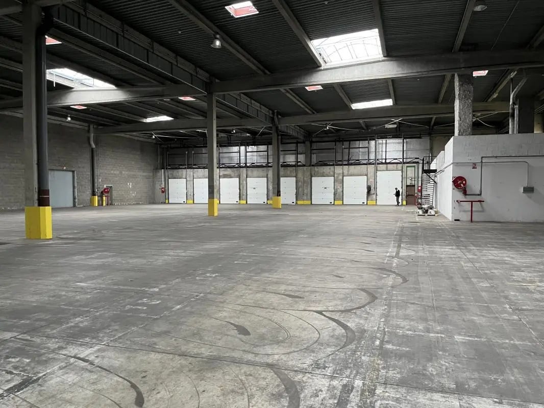 Local d’activités dans Corbas à louer Photo intérieure– Image 1 sur 8