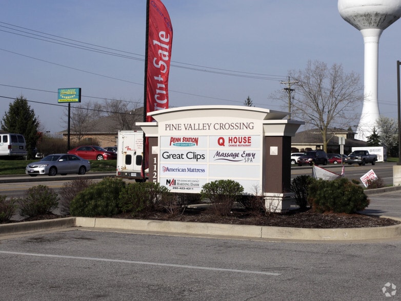 1125 E DuPont Rd, Fort Wayne, IN à vendre - Photo de l’immeuble – Image 2 sur 17