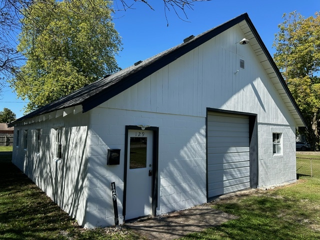 129 N John St, Pendleton, IN à louer - Photo de l’immeuble – Image 2 sur 9