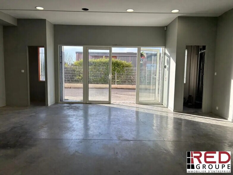 Industriel/Logistique dans Venelles à louer - Photo intérieure – Image 2 sur 3