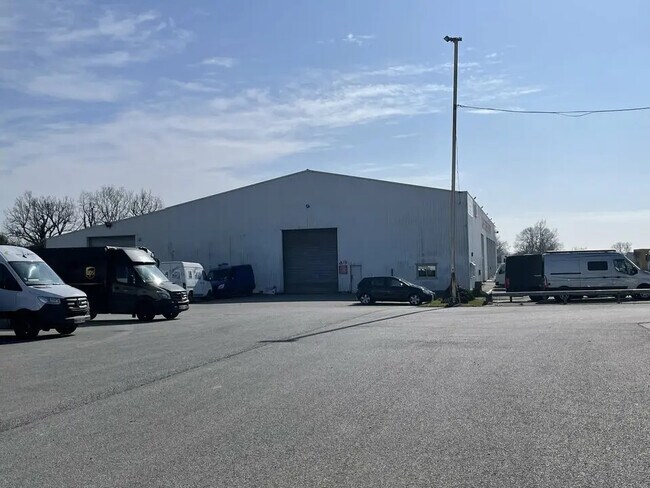 Plus de détails pour Industriel/Logistique à louer