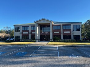 1240 21st Ave N, Myrtle Beach, SC à louer Photo de l’immeuble– Image 2 sur 6