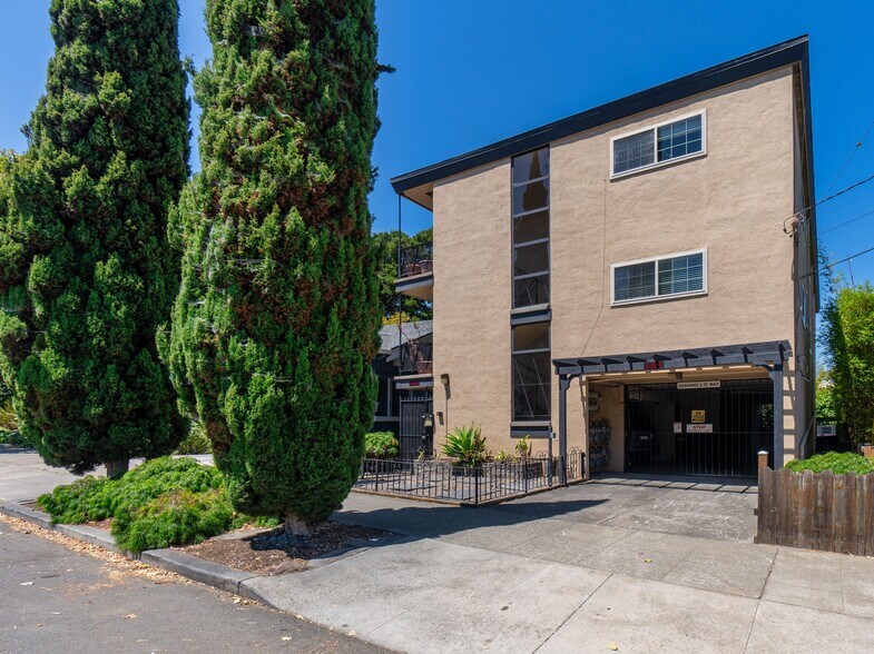 5445 Broadway, Oakland, CA à vendre - Photo de l’immeuble – Image 1 sur 7
