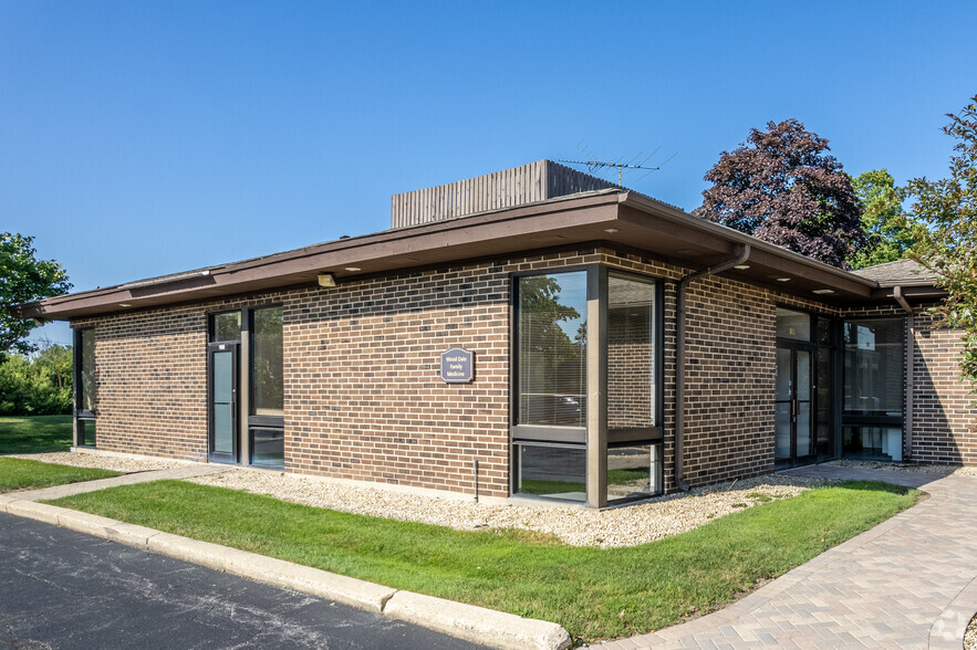 199 S Addison Rd, Wood Dale, IL à louer - Photo de l’immeuble – Image 3 sur 7