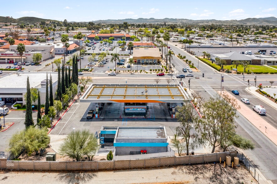 26730 McCall Blvd, Menifee, CA à vendre - Photo de l’immeuble – Image 3 sur 11