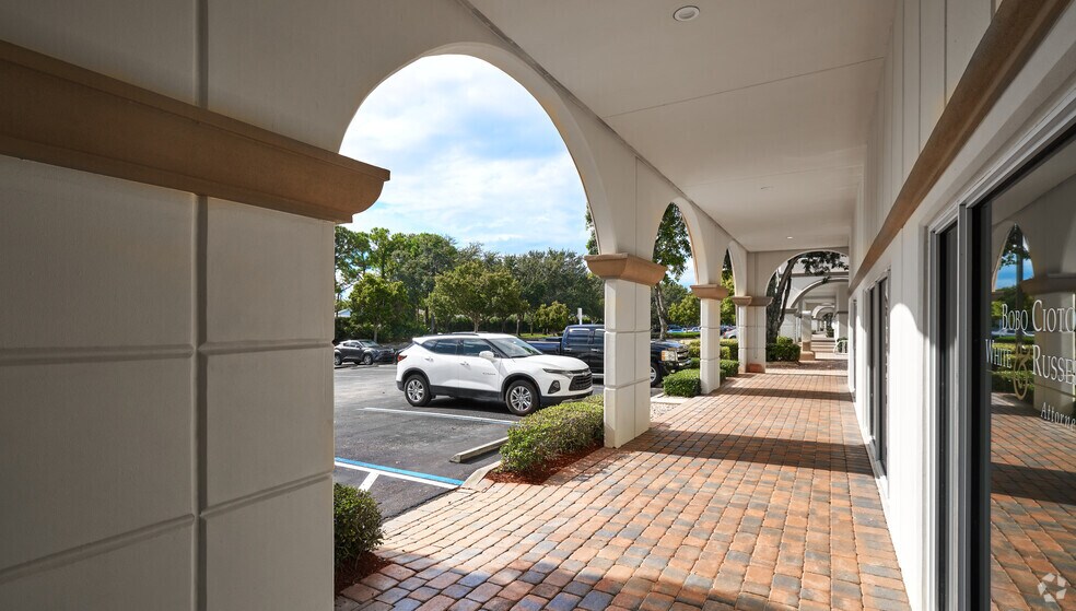 11641 Kew Gardens Ave, Palm Beach Gardens, FL à louer - Photo de l’immeuble – Image 3 sur 7