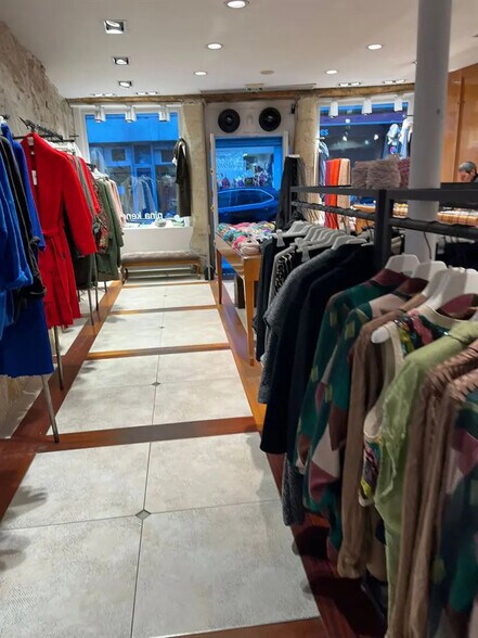 Local commercial dans Paris à louer - Photo intérieure – Image 2 sur 3