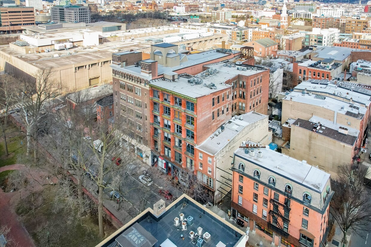 313 Arch St, Philadelphia, PA à louer Photo de l’immeuble– Image 1 sur 24