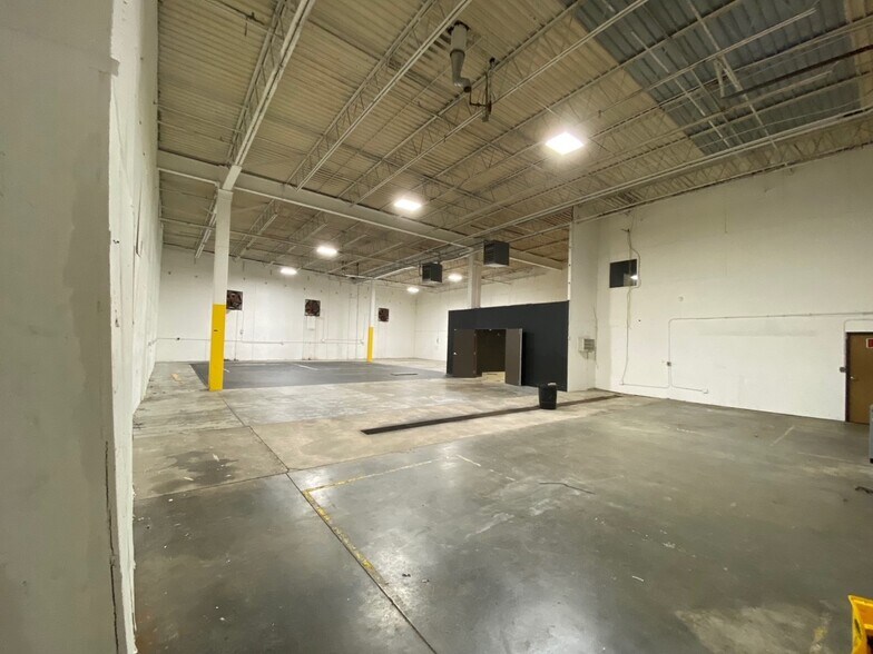 4032-4256 W Riverside St, Riverside, MO à louer - Photo de l’immeuble – Image 2 sur 13