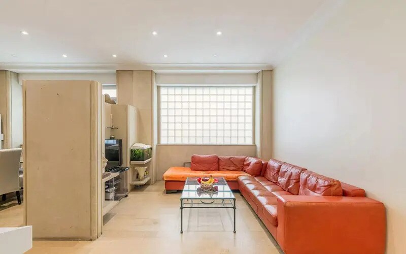Immeuble residentiel dans Paris à vendre - Photo intérieure – Image 3 sur 9