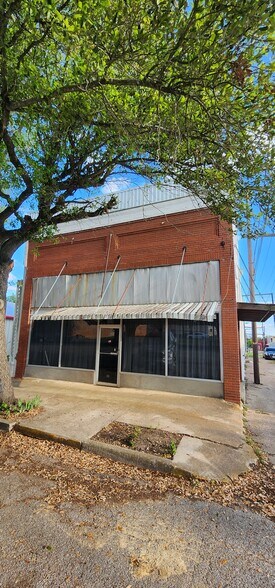 108 E Commerce St, Mexia, TX à vendre - Photo de l’immeuble – Image 2 sur 35