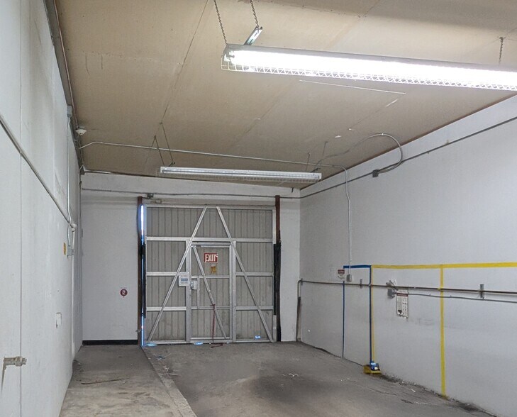 3401 Winona Ave, Burbank, CA à louer - Photo de l’immeuble – Image 3 sur 36