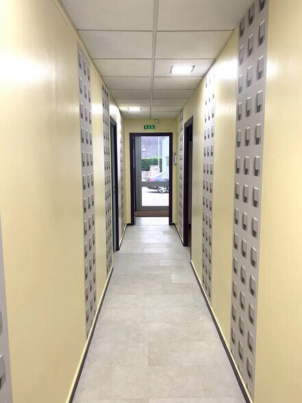 Local d'activités dans Le Faouët à vendre - Photo de l’immeuble – Image 2 sur 8