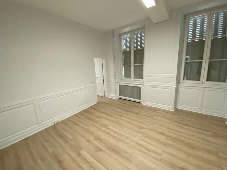 15 Rue Du Général Sarrail, Reims à louer - Photo de l’immeuble – Image 1 sur 4