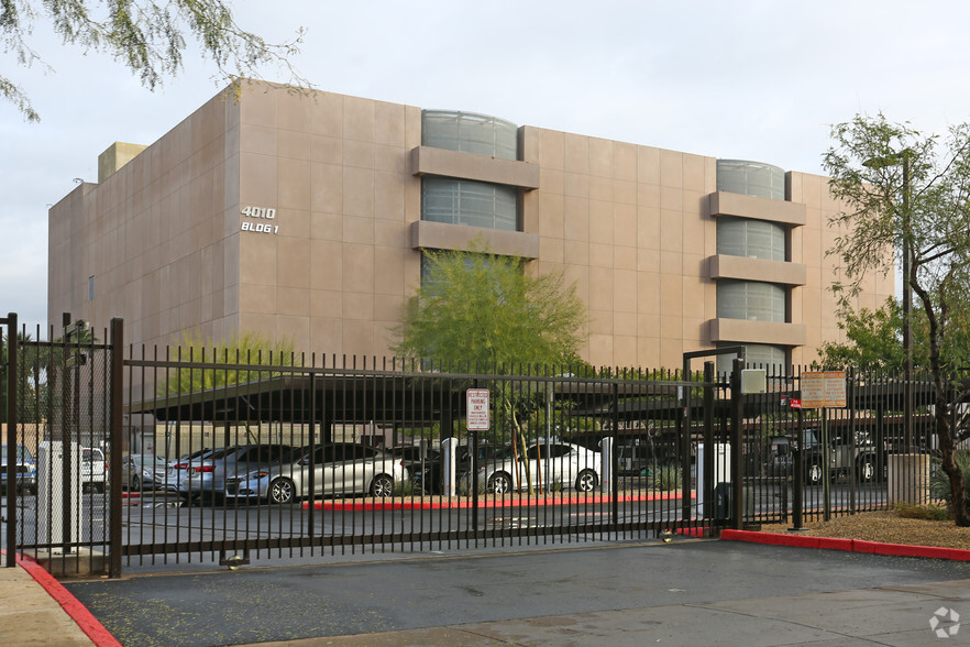 4010 N 3rd St, Phoenix, AZ à louer - Photo de l’immeuble – Image 3 sur 4