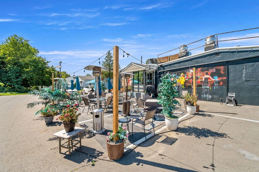 69 Route 156, Trenton, NJ à vendre - Photo de l’immeuble – Image 2 sur 13