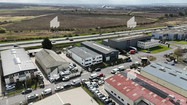 Plus de détails pour Local d'activités à louer