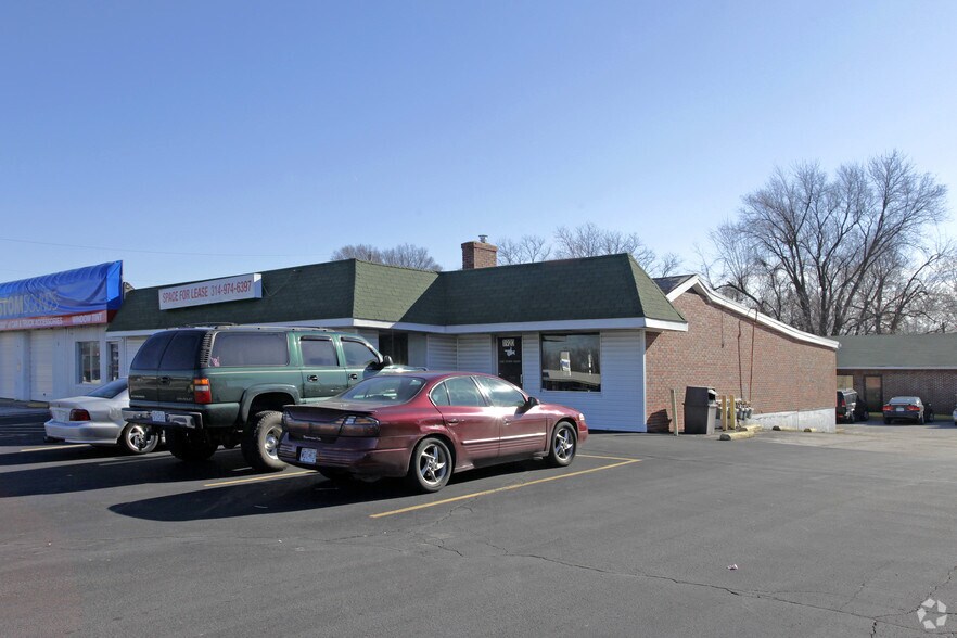 1930 N Highway 67, Florissant, MO à louer - Photo de l’immeuble – Image 2 sur 7