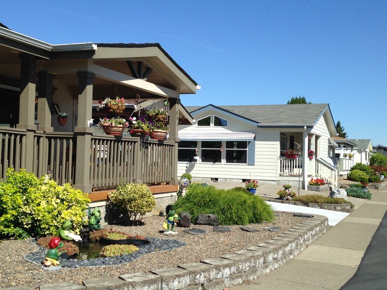 4754 Center St NE, Salem, OR à vendre - Photo principale – Image 1 sur 2
