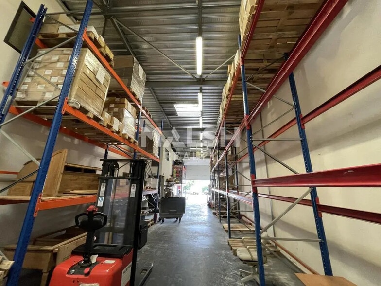 Local d'activités dans Lozanne à vendre - Photo intérieure – Image 2 sur 13