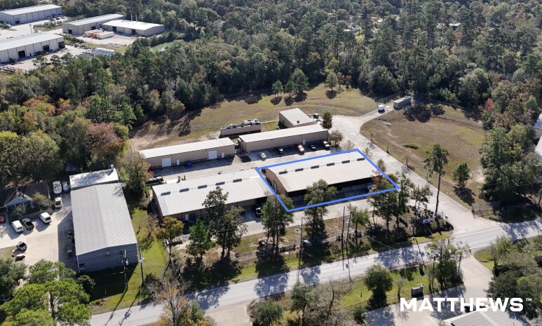 2014 Airport Rd, Conroe, TX à louer - Photo de l’immeuble – Image 1 sur 8