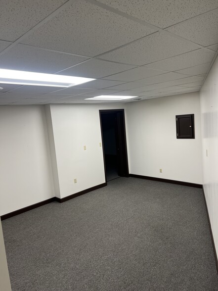 1 Marion Ave, Mansfield, OH à louer - Photo de l’immeuble – Image 1 sur 8