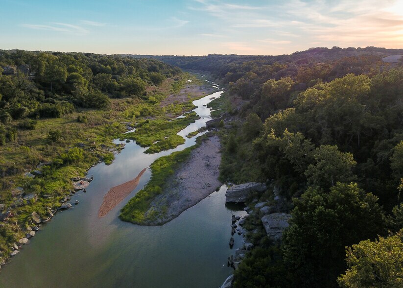 5012 Hupedo Ranch Rd, Spicewood, TX à vendre - Photo de l’immeuble – Image 2 sur 46