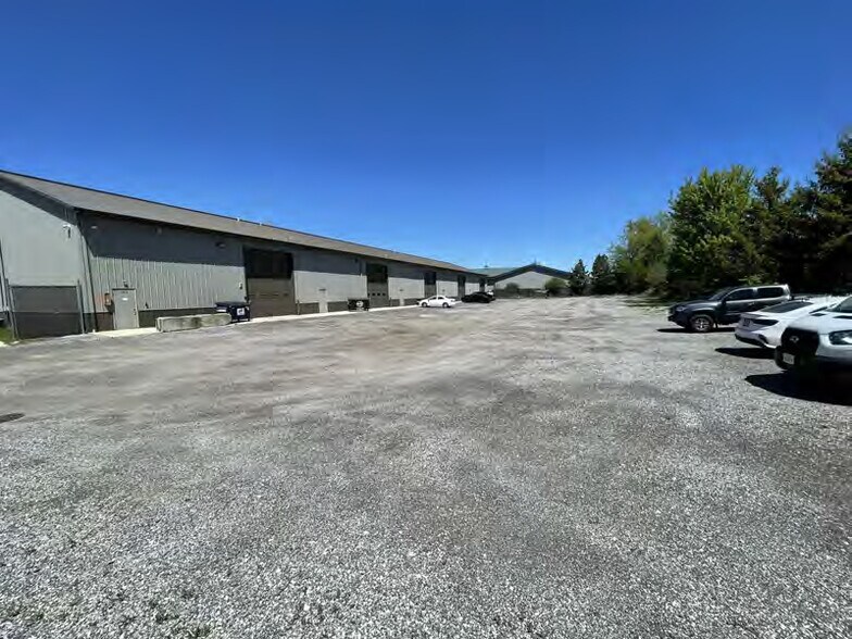 747 Herra St, Elburn, IL à louer - Photo principale – Image 1 sur 4
