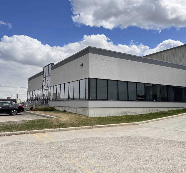 2308-2360 Portland St SE, Calgary, AB à louer - Photo de l’immeuble – Image 2 sur 6