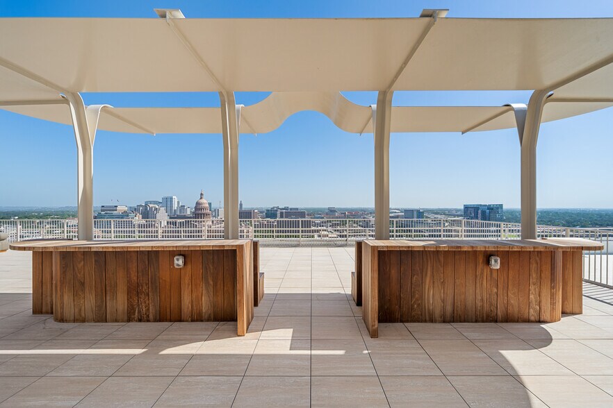 206 E 9th St, Austin, TX à louer - Photo de l’immeuble – Image 2 sur 14