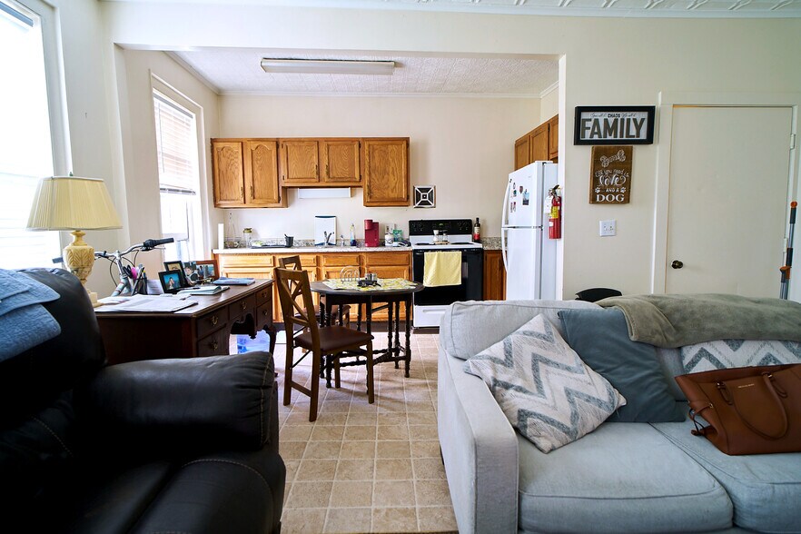 134 Hunter St, Kingston, NY à vendre - Photo de l’immeuble – Image 3 sur 21