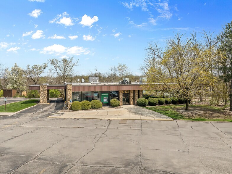 11221 Pearl Rd, Strongsville, OH à louer - Photo de l’immeuble – Image 2 sur 116