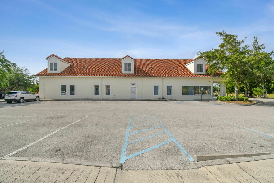 772 Cortaro Dr, Sun City Center, FL à vendre - Photo de l’immeuble – Image 3 sur 18