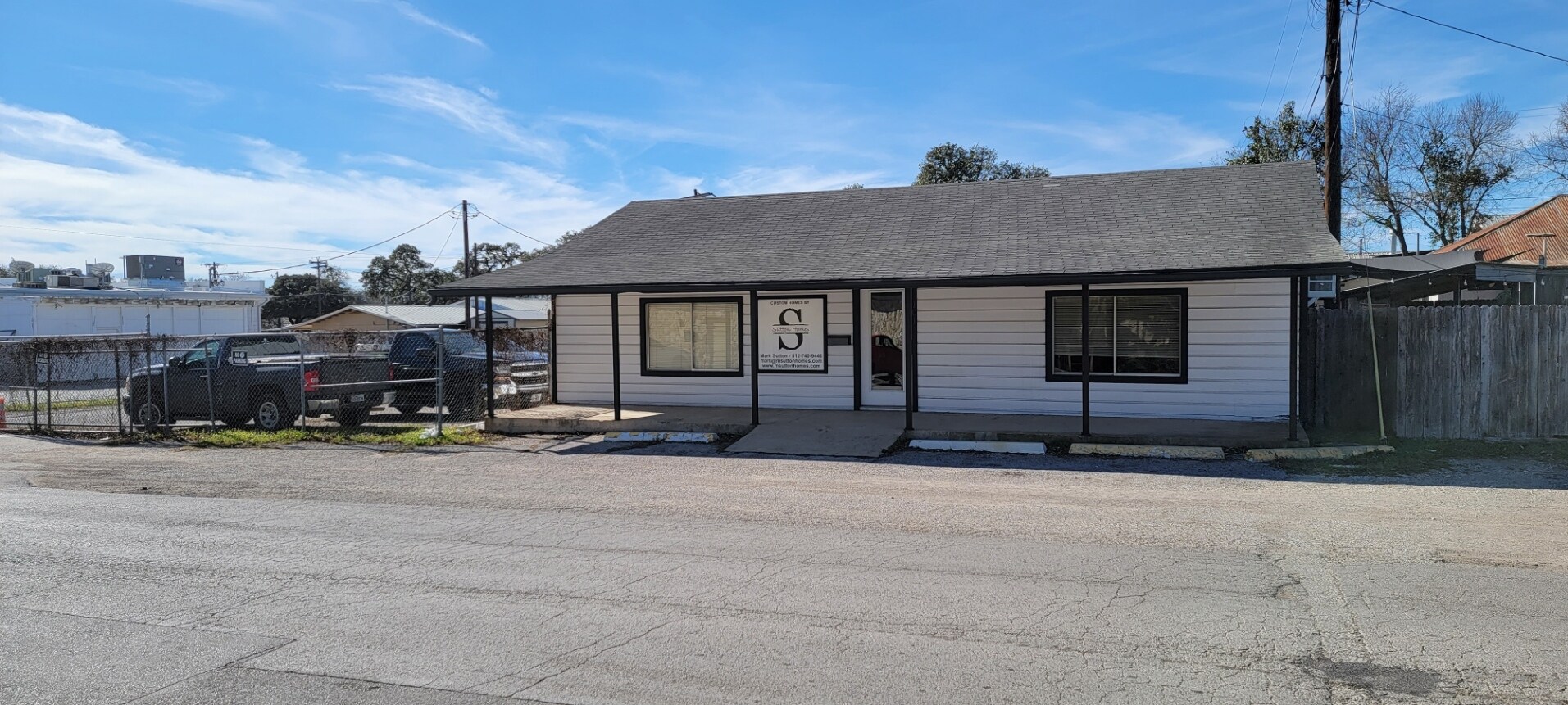 101 S San Marcos, Dripping Springs, TX à vendre Photo de l’immeuble– Image 1 sur 17